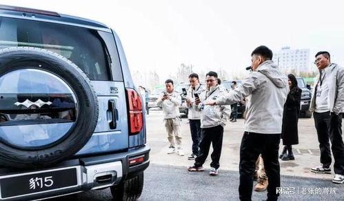 比亚迪郑州网红工地吃瓜