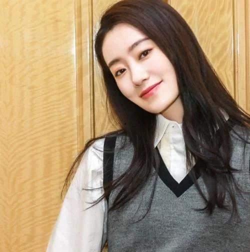 娱乐圈吃瓜张小斐,娱乐圈吃瓜达人，揭秘明星幕后故事